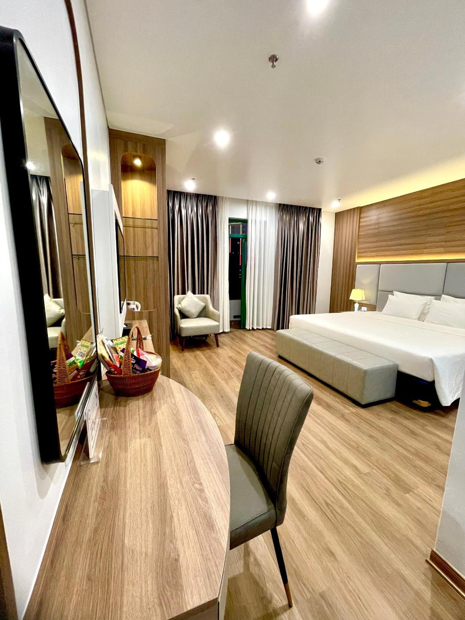 Central Halong Hotel Халонг Екстер'єр фото